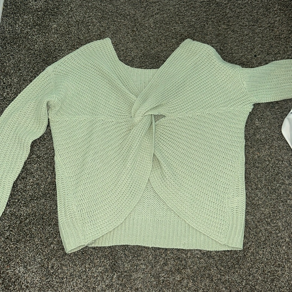 Cute medium green sweater trendy and stylish